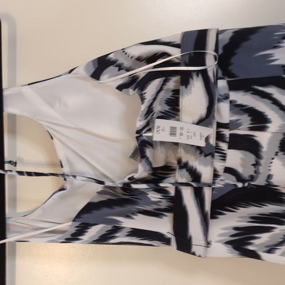 Cache halter top dress size 4. White, black and gray design. - Picture 4 of 5